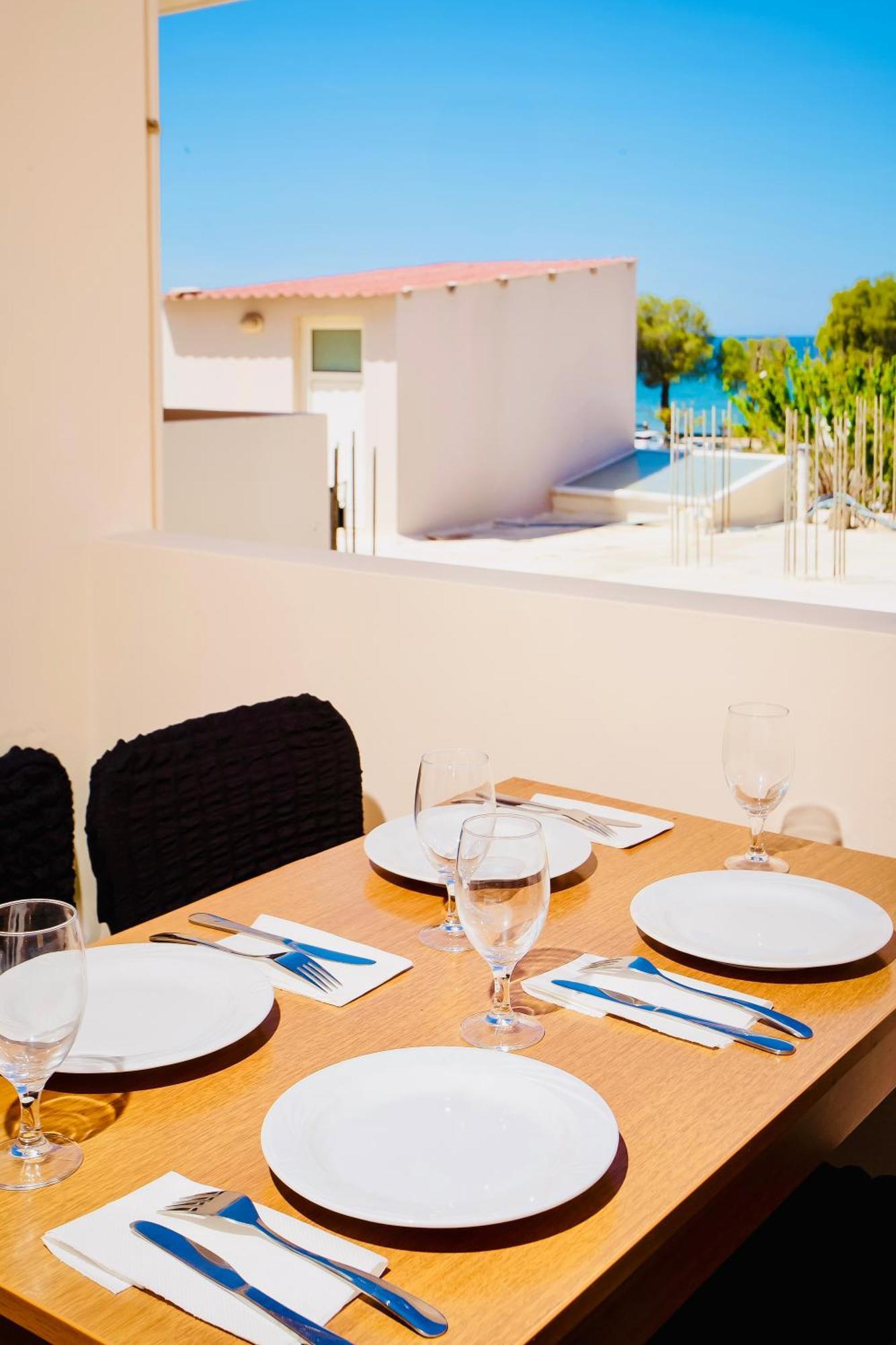 Beachfront Lux Apartments&gym 5 *